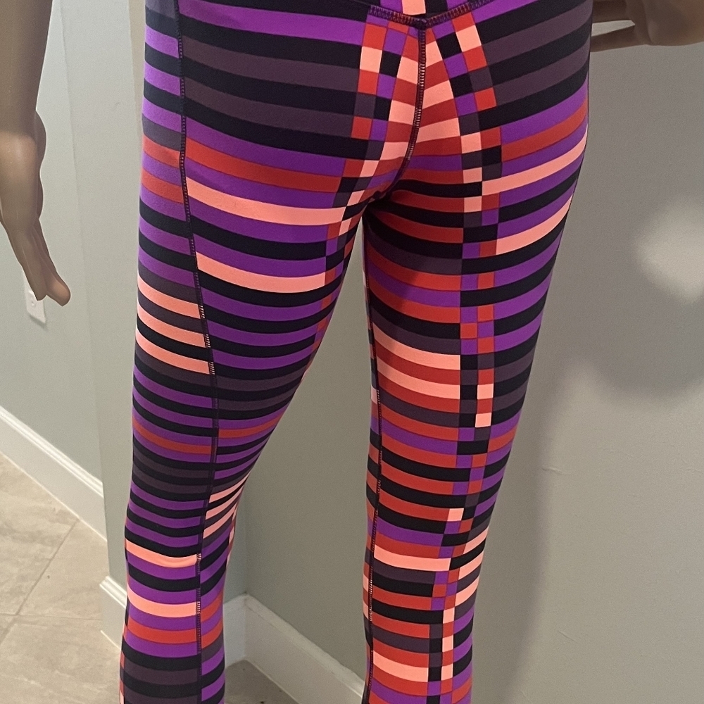 Nike Dry Fit Tight Training Pants in Mulit Colorblock Wicking Fabric. Si… - Picture 8 of 16